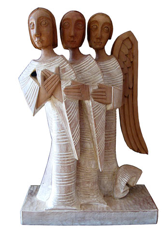 Sculpture des trois anges blancs de l'annonce aux bergers
